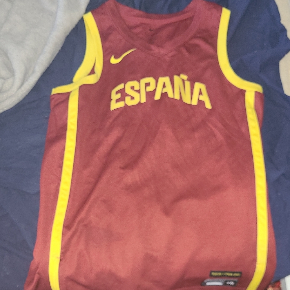 Nike España Kids Jersey - Maroon and Yellow